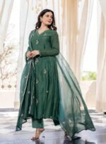 KLOSIA Women Embroidery Solid Anarkali Kurta and Pant Set with Dupatta - Image 5