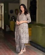 KLOSIA Women's Printed Straight Kurta and Pant with Dupatta Set - Image 6