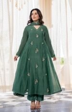 KLOSIA Women Embroidery Solid Anarkali Kurta and Pant Set with Dupatta - Image 6
