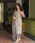 KLOSIA Women's Printed Straight Kurta and Pant with Dupatta Set - Image 5