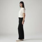 Levi's Women's Flared Fit High Rise Jeans - Image 3