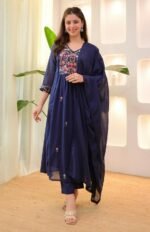KLOSIA Women Kurta Set - Image 7