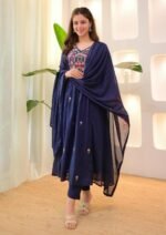 KLOSIA Women Kurta Set - Image 4