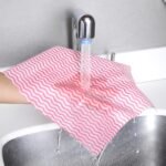 Amazon Brand - Presto! Non-Woven Kitchen Towel Roll | 80 Pulls (Pack of 2) | Size: 23 x 21 cm | Wavy Pattern (Red & Blue) | Washable and Reusable | Highly Absorbent | For Daily Use - Image 3